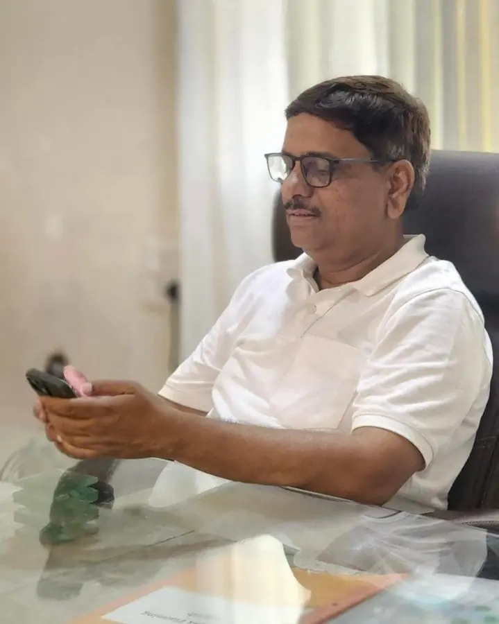 Director Aashishkumar Motising Gourthakur